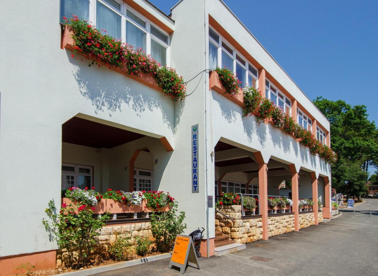 Centinera Resort Banjole Eksteriør bilde